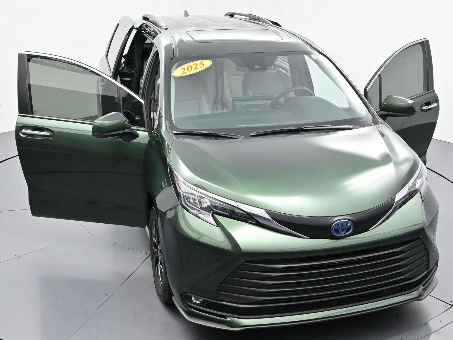 Used 2025 Cypress Toyota XLE 8-Passenger image 47