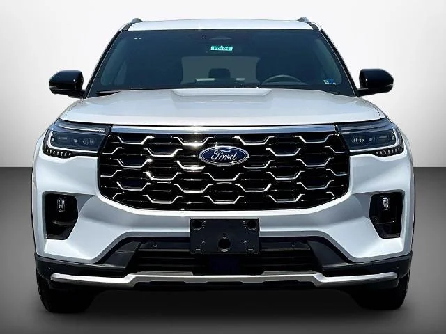 New 2026 Space White Metallic Ford Platinum™ image 51
