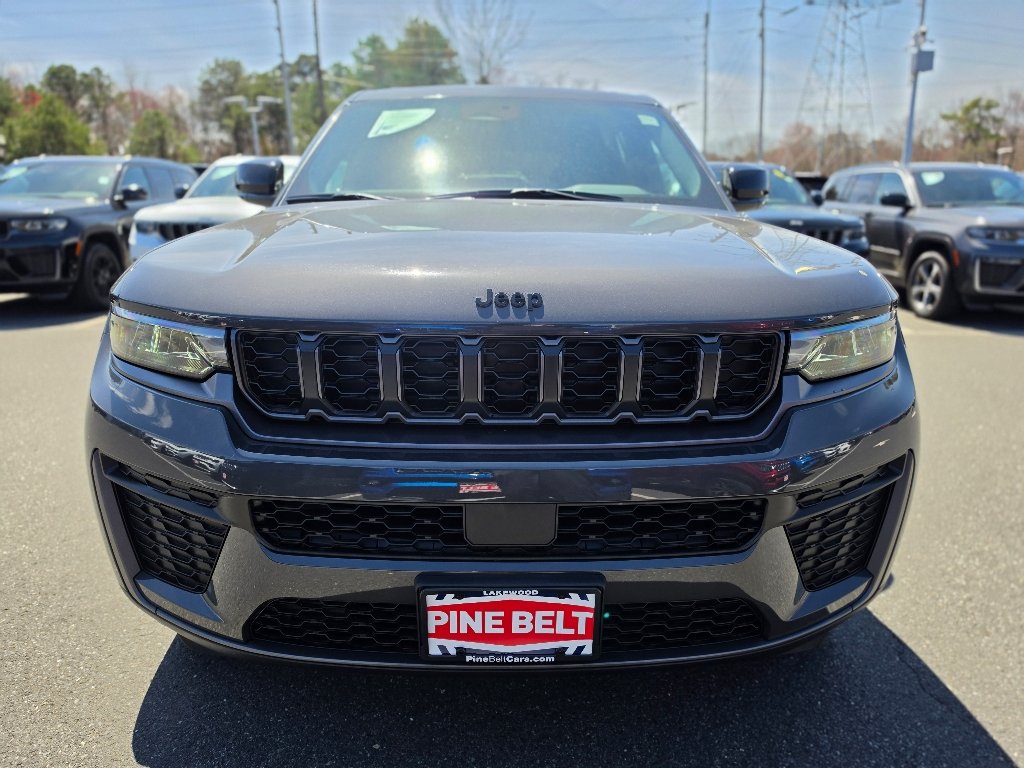 New 2026 Baltic Gray Metallic Clear-Coat Exterior Paint Jeep Altitude image 7