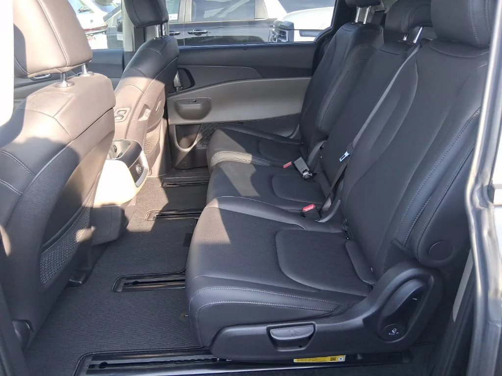 Certified Used 2026 Gray Kia EX image 14