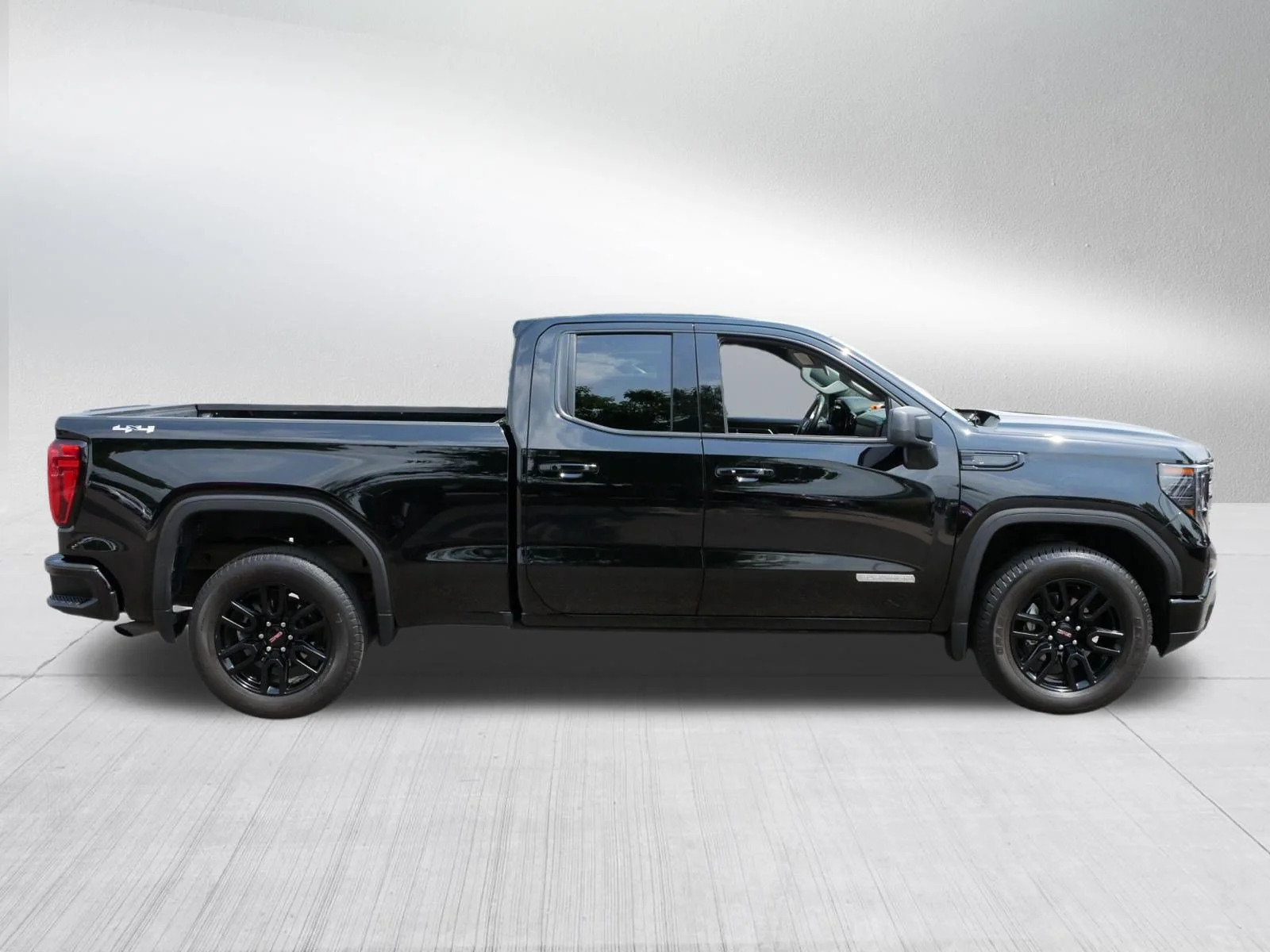Used 2024 Onyx Black GMC Elevation image 8