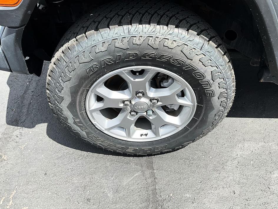Used 2021 Gray Jeep Unlimited Sport image 10