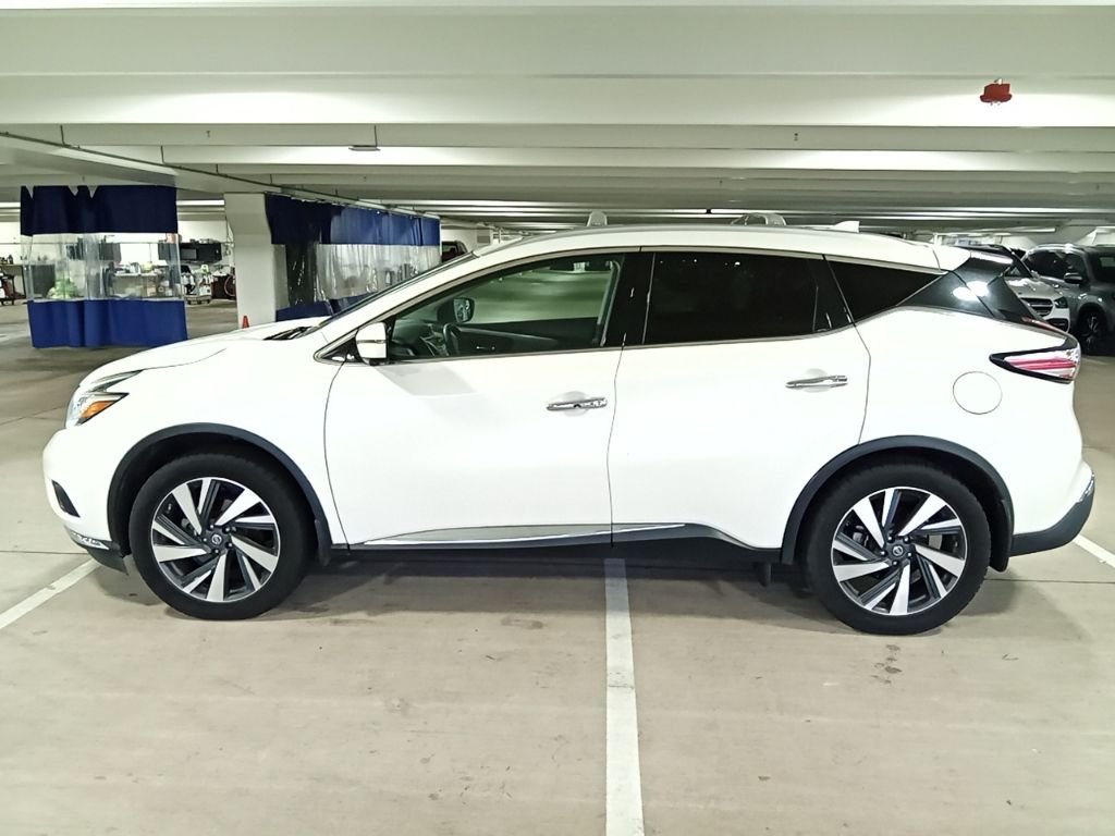 Used 2018 Pearl White Nissan Platinum image 8