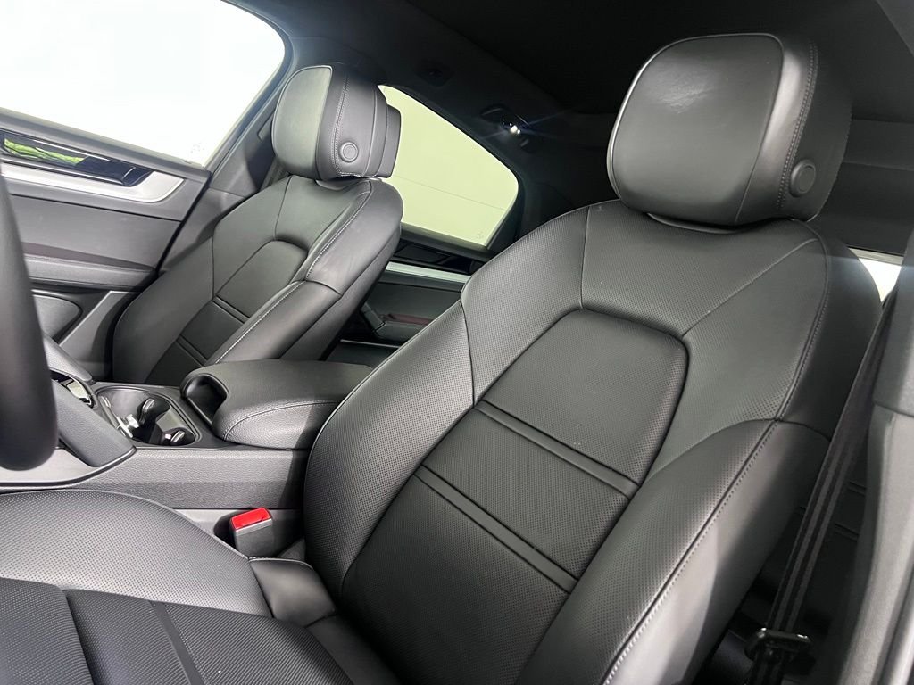 Certified Used 2024  Porsche  image 5