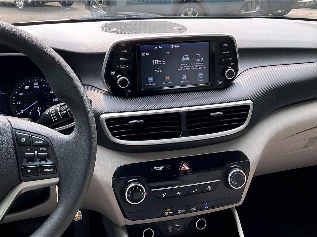 Used 2019 Silver Hyundai SE image 18