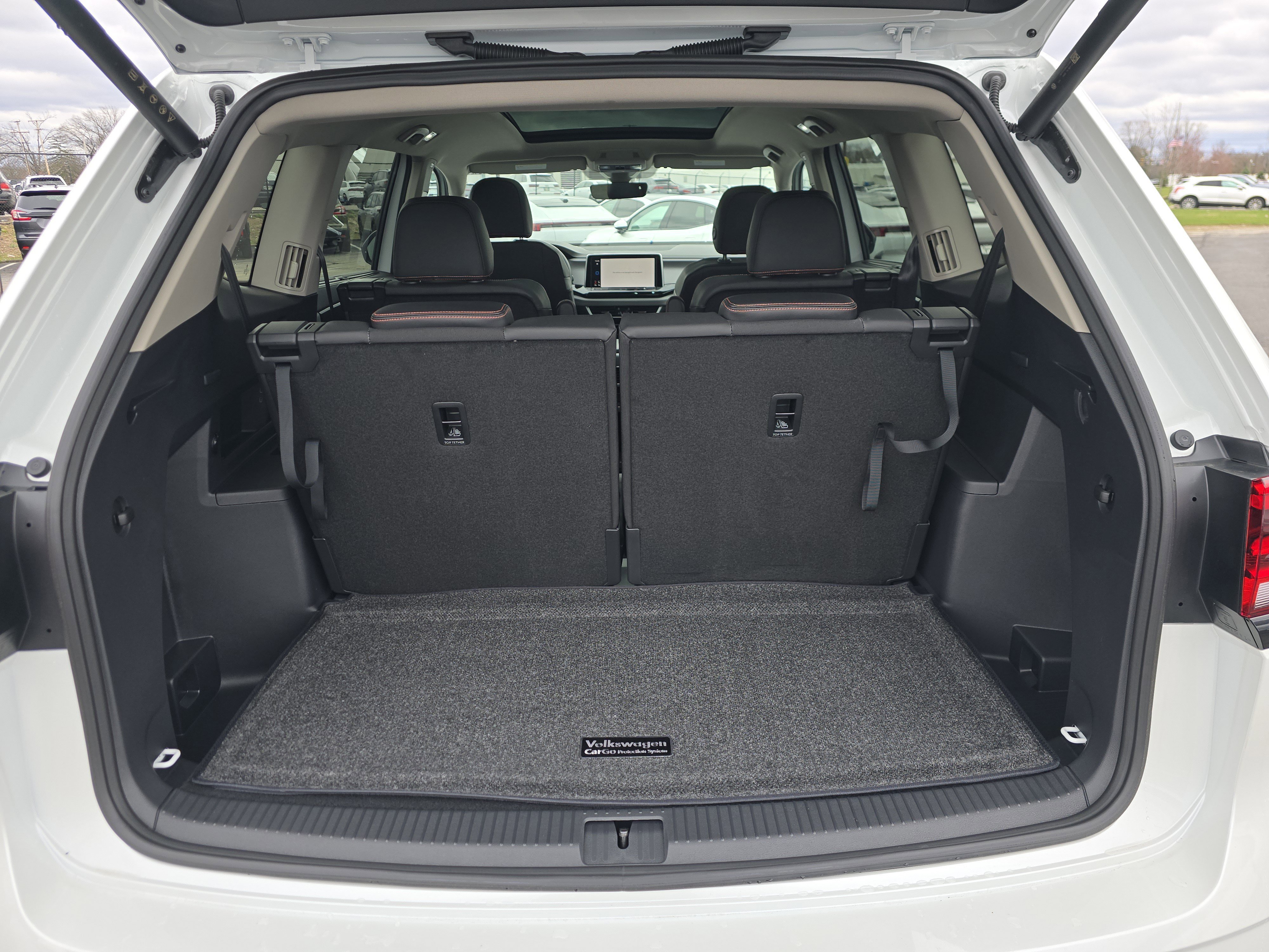 New 2026 Opal White Pearl Volkswagen 2.0T Peak Edition image 16
