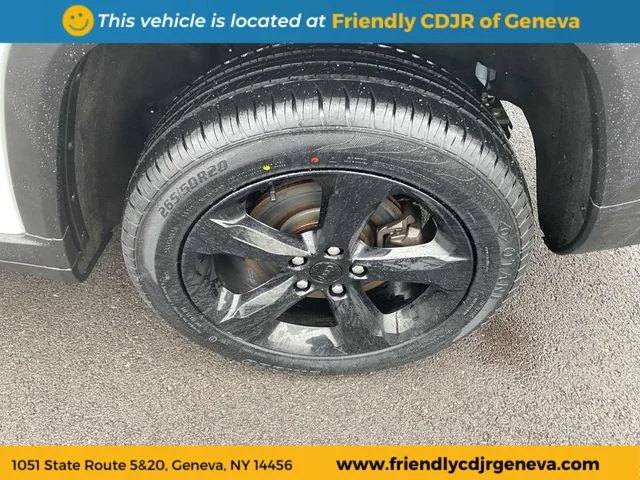 Used 2023 White Jeep Altitude image 24
