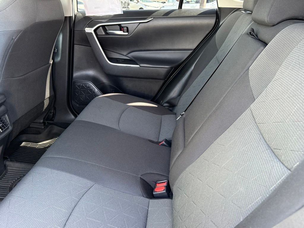 Certified Used 2022  Toyota XLE image 33