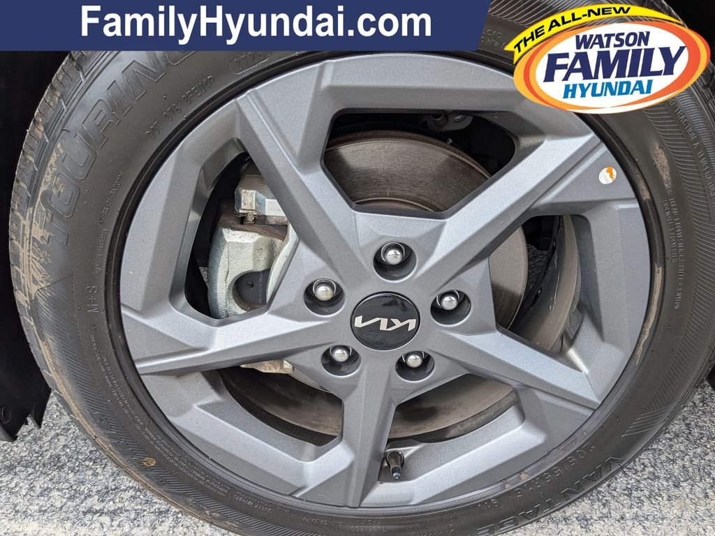 Used 2025 Gray Kia LXS image 9
