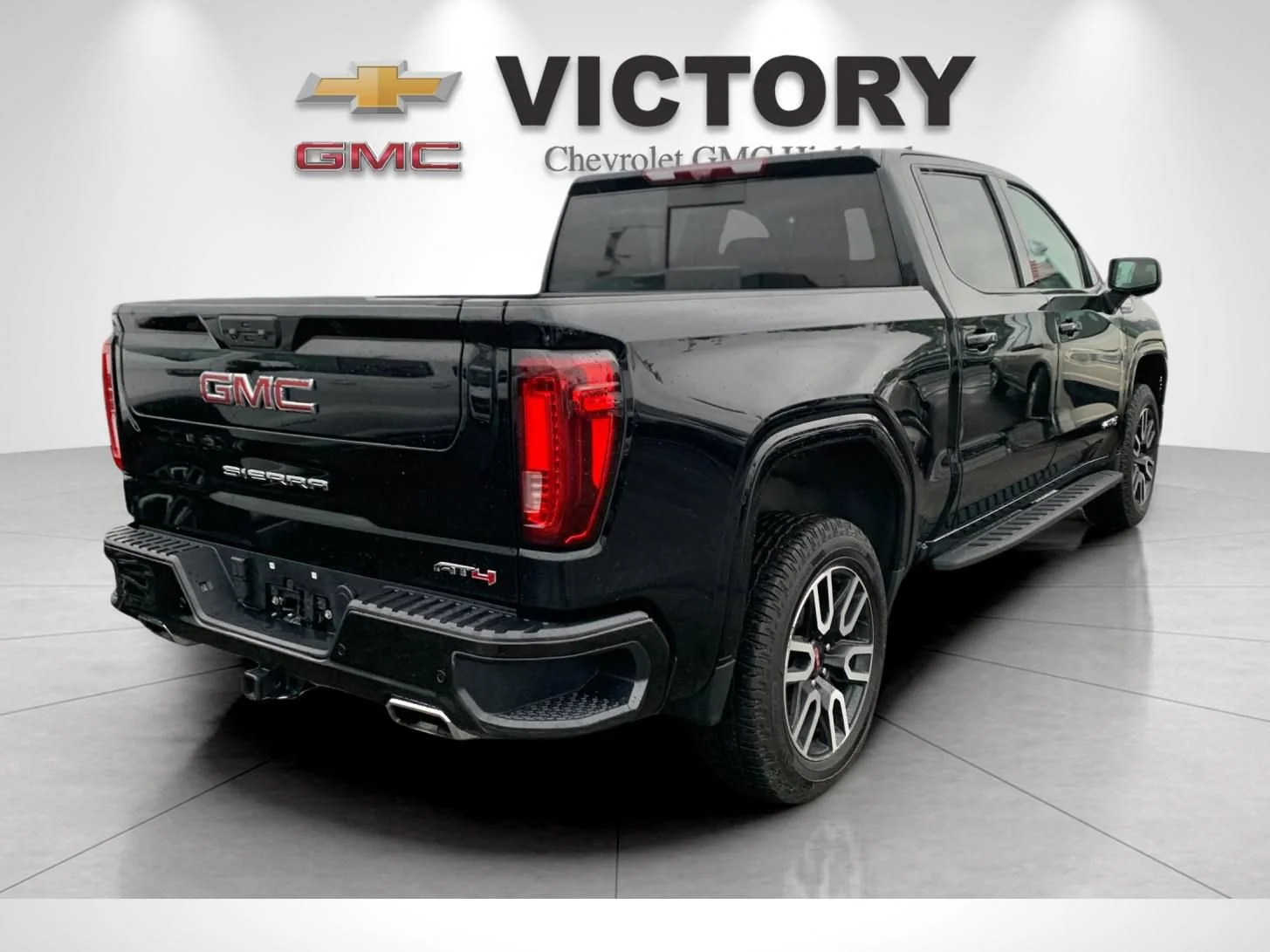 Used 2024 Onyx Black GMC AT4 image 3