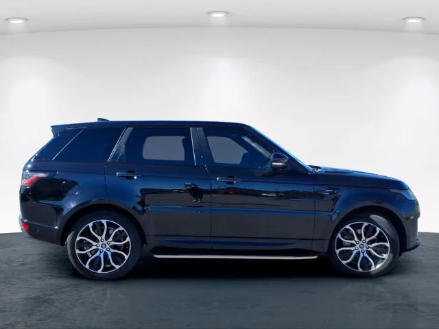 Used 2021 Black Land Rover HSE Silver Edition image 5