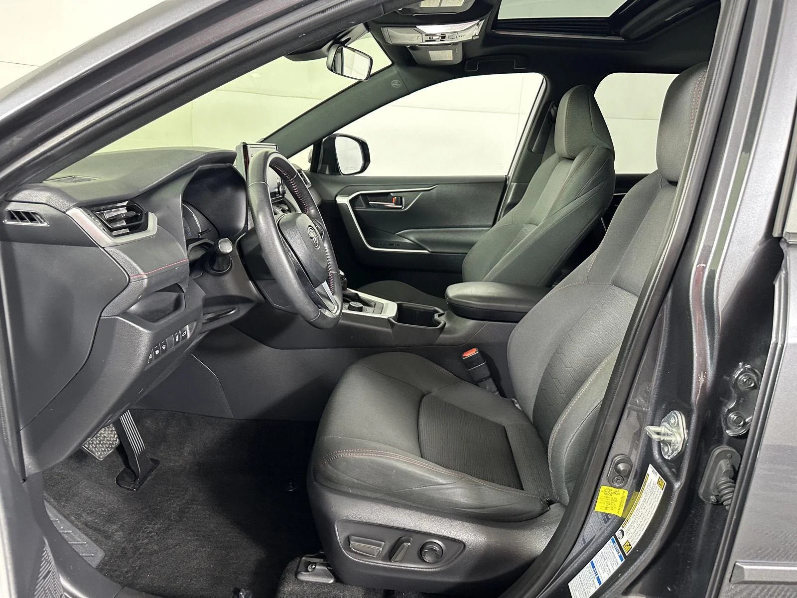 Used 2022 Magnetic Gray Metallic Toyota SE image 27