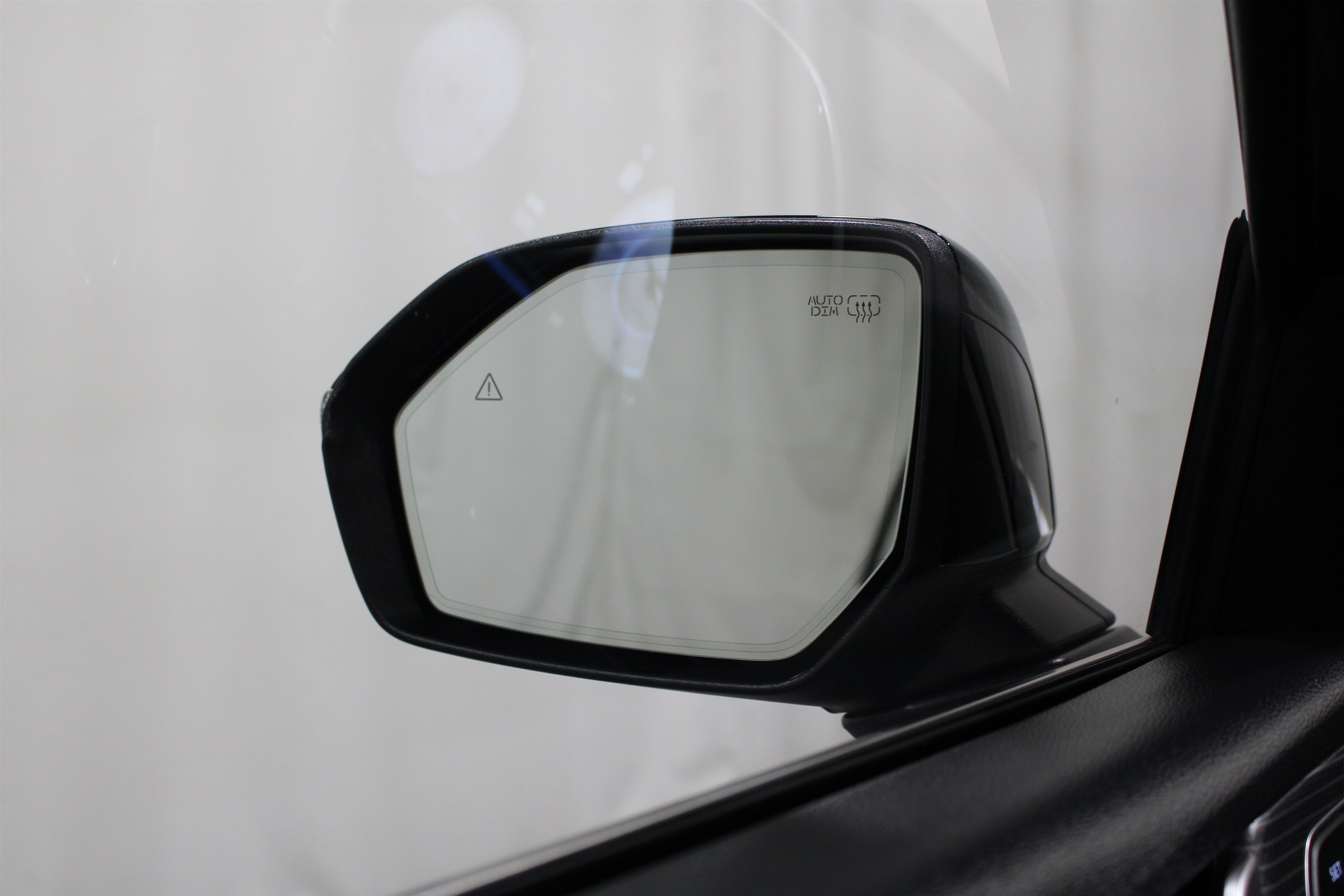 Used 2023 Abyss Black Pearl Hyundai Limited image 10