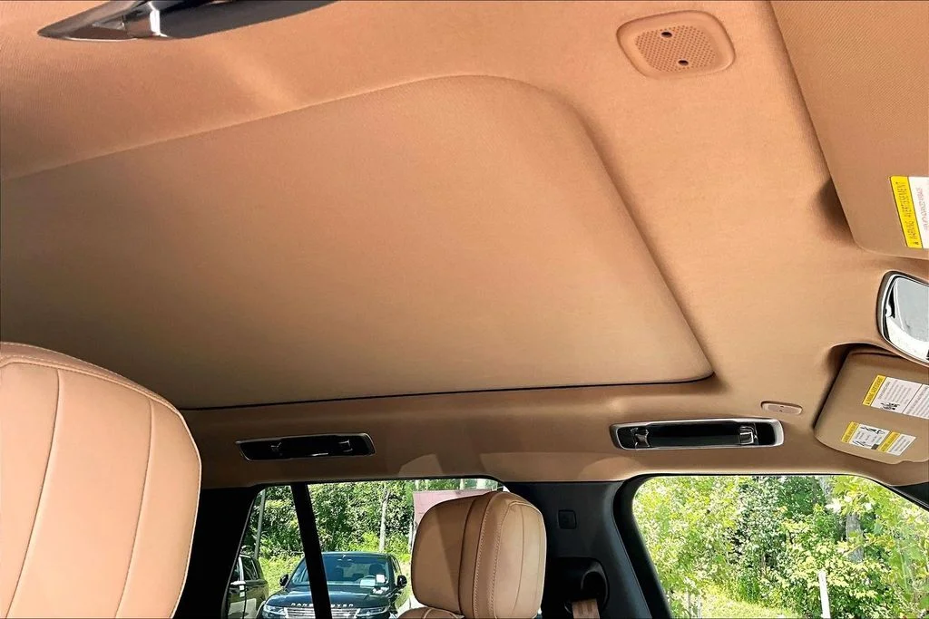 Used 2024 White Land Rover SE image 16