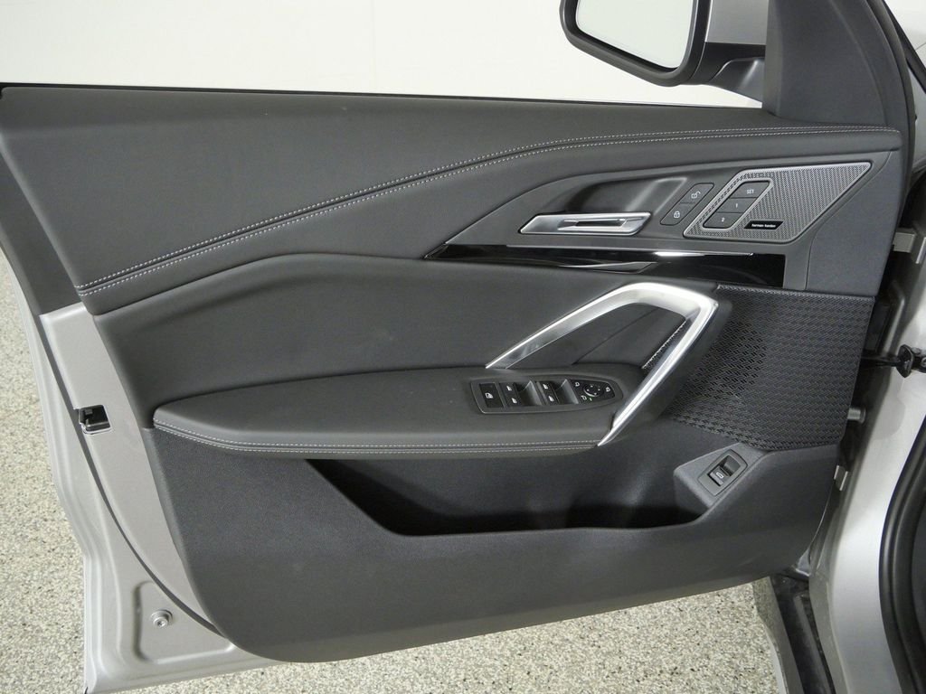 New 2026 Space Silver Metallic BMW xDrive28i image 31