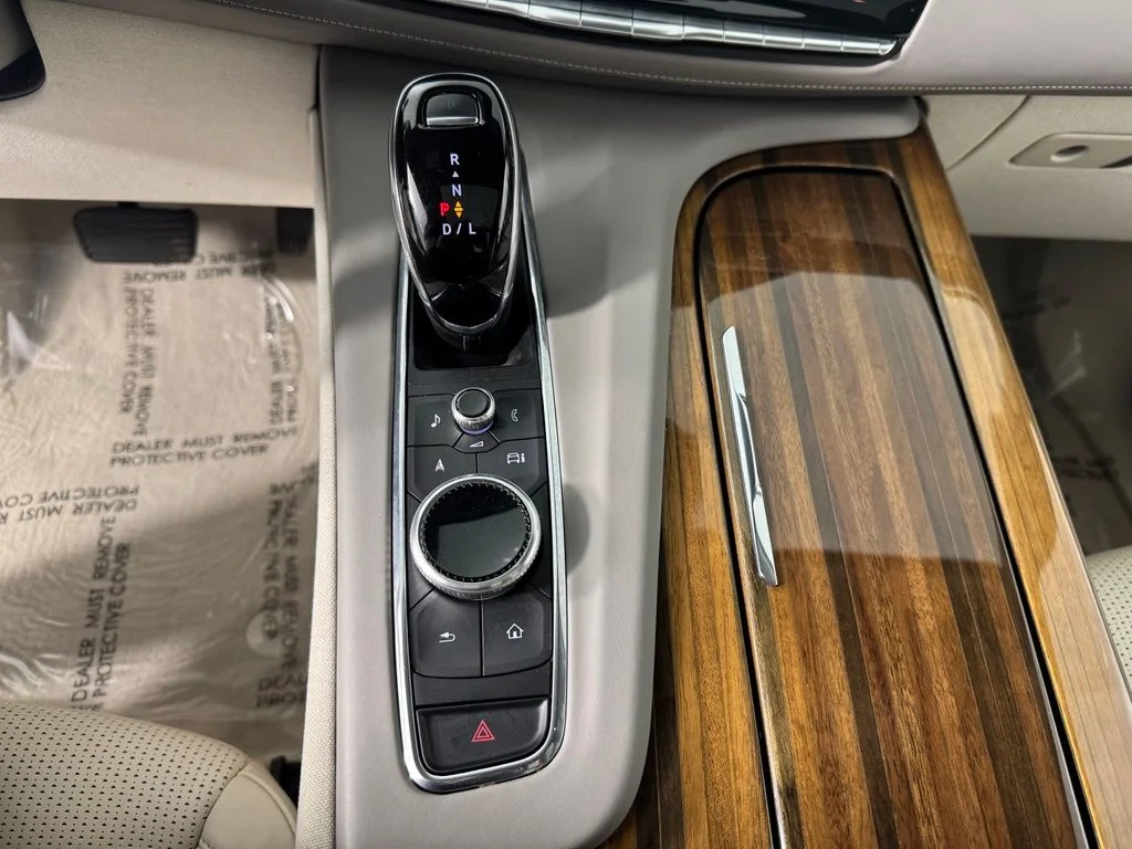 Used 2024 Crystal White Tricoat Cadillac Sport Platinum image 26