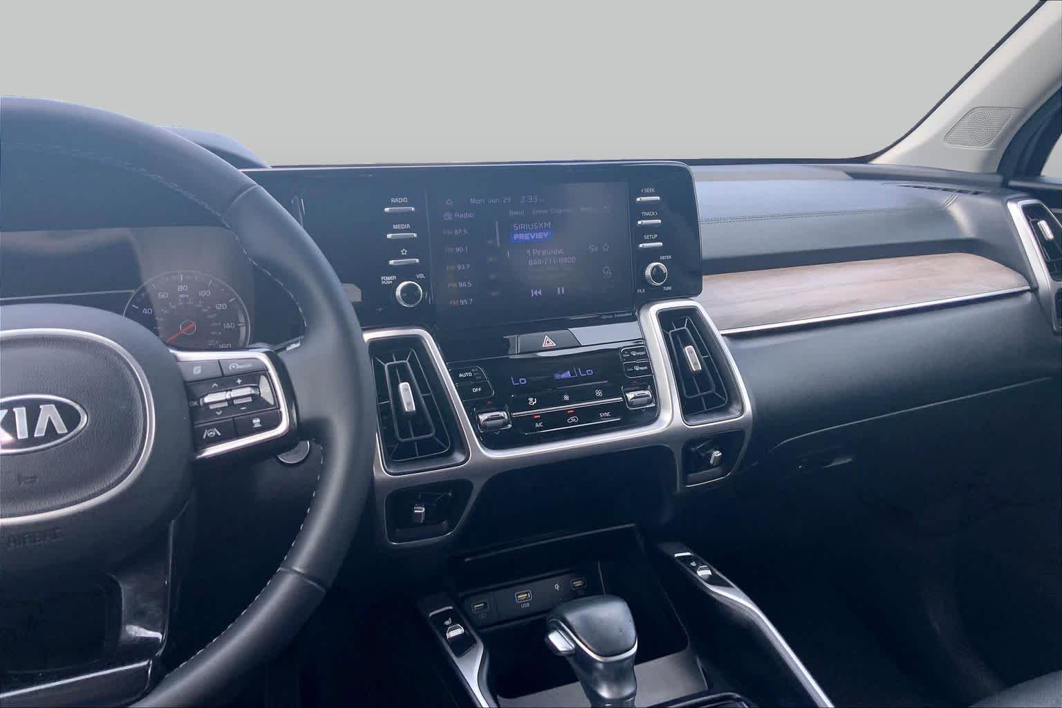 Used 2021 Everlasting Silver Kia EX image 7