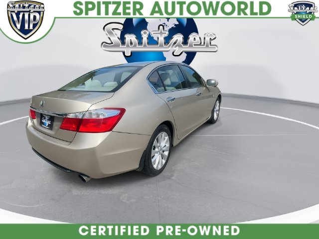 Used 2015 Champagne Frost Pearl Honda EX image 14