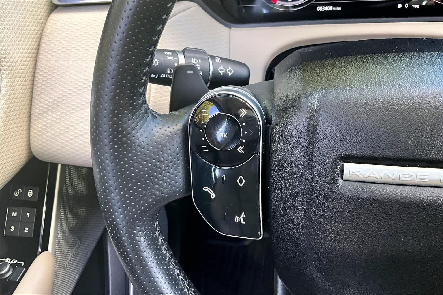 Used 2018 Santorini Black Land Rover S image 22