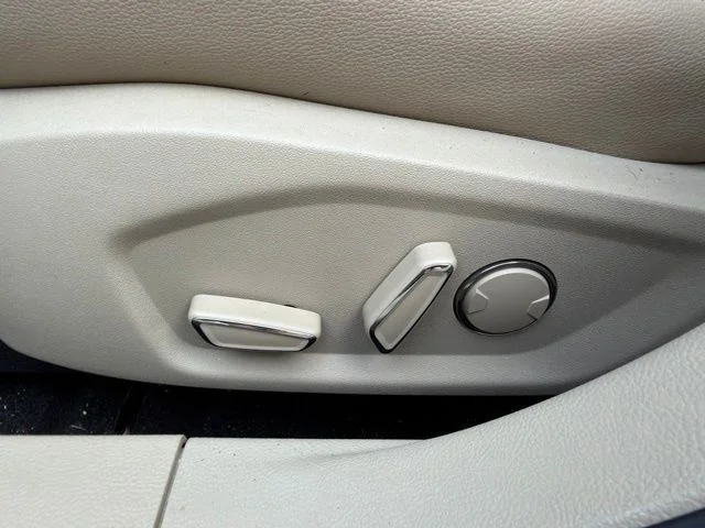 Used 2014 White Ford SE image 30