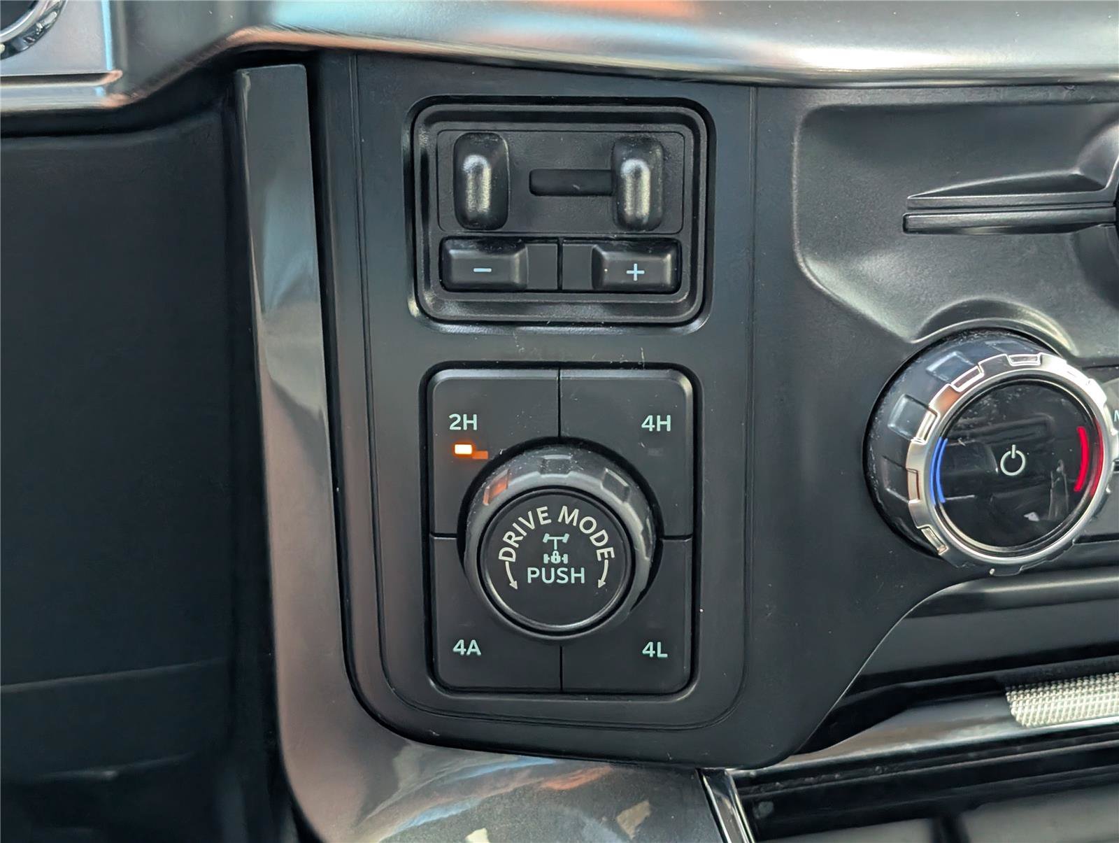 Used 2022 White Ford  image 26