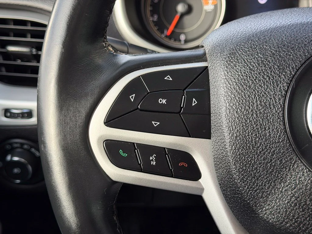 Used 2017 White Jeep Trailhawk image 15