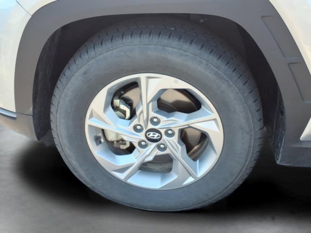 Used 2024  Hyundai SEL image 19
