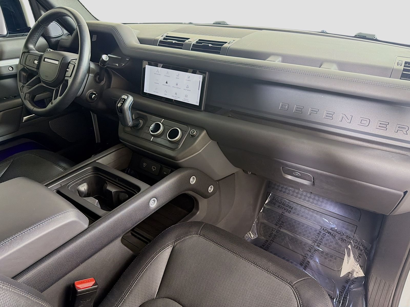 Used 2024 Fuji White Land Rover X-Dynamic SE image 35