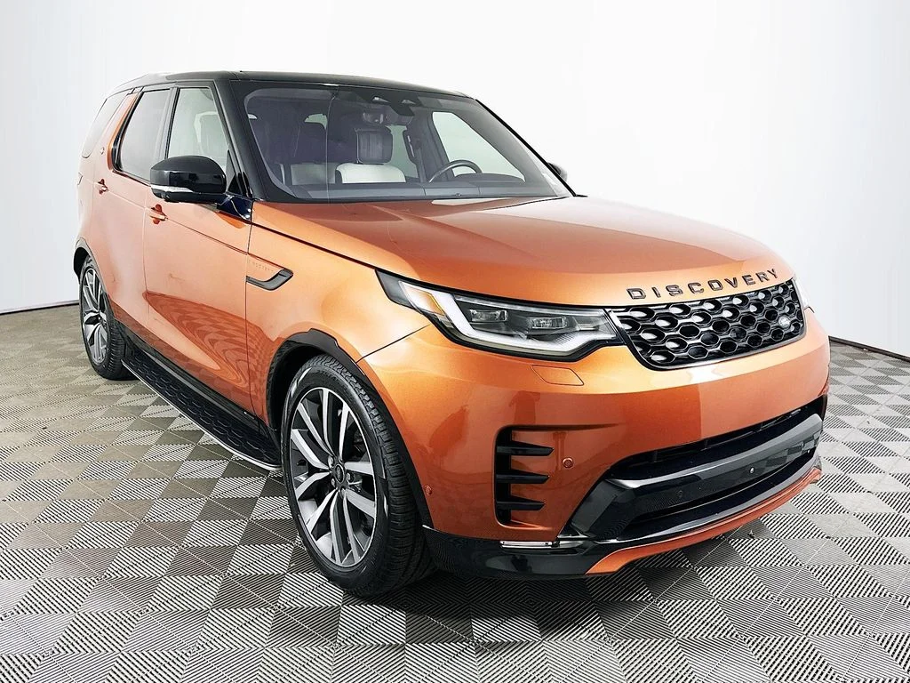 Used 2022 Namib Orange Premium Metallic Land Rover HSE R-Dynamic image 3