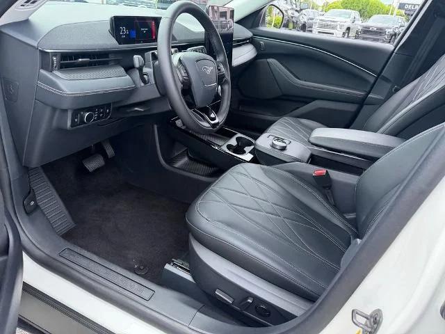 Used 2024 White Metallic Ford Select image 38