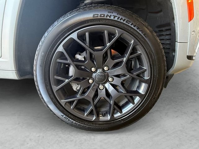 Used 2023 Silver Jeep Summit image 23