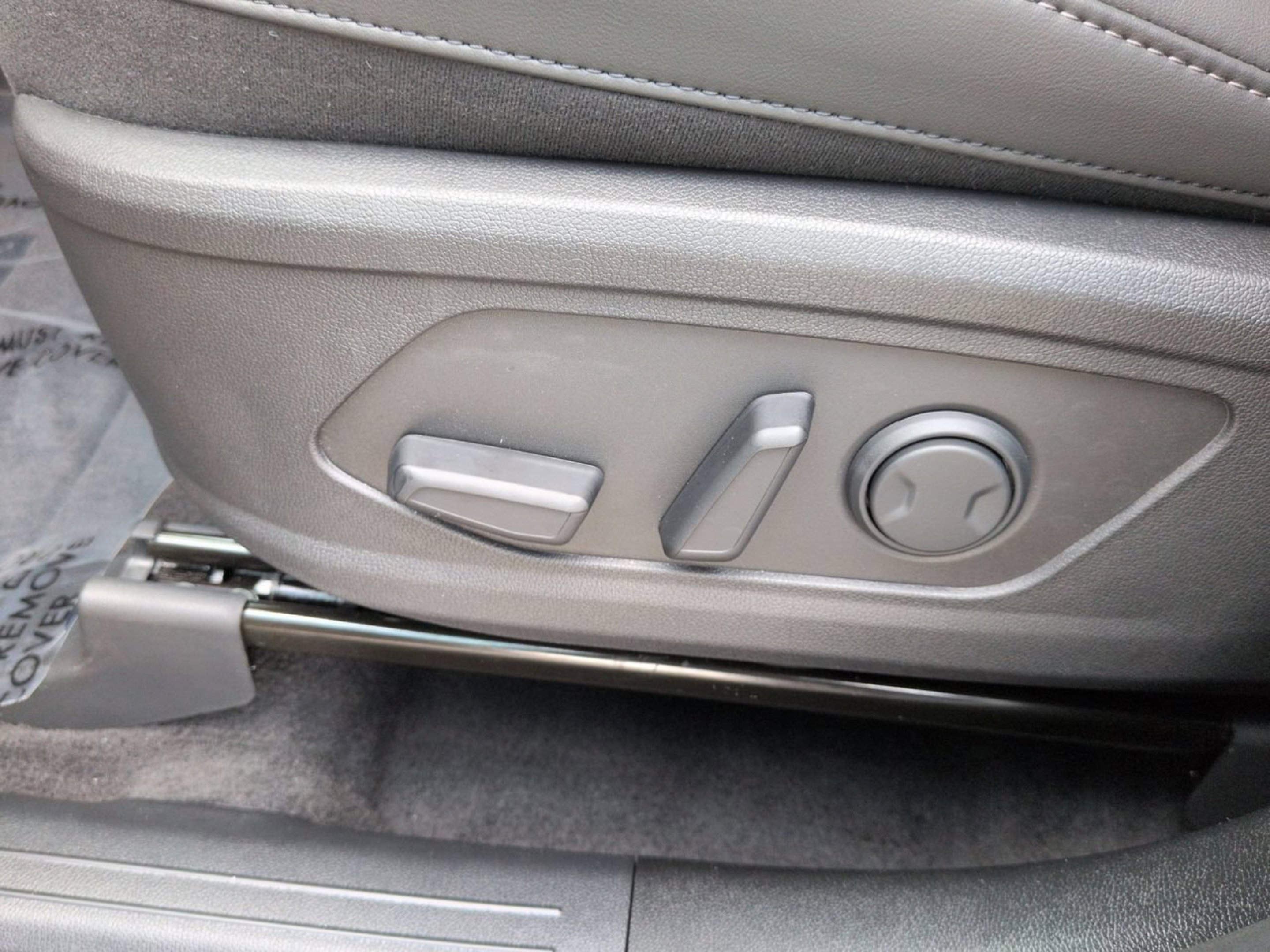 New 2026 Wolf Gray Kia S image 23