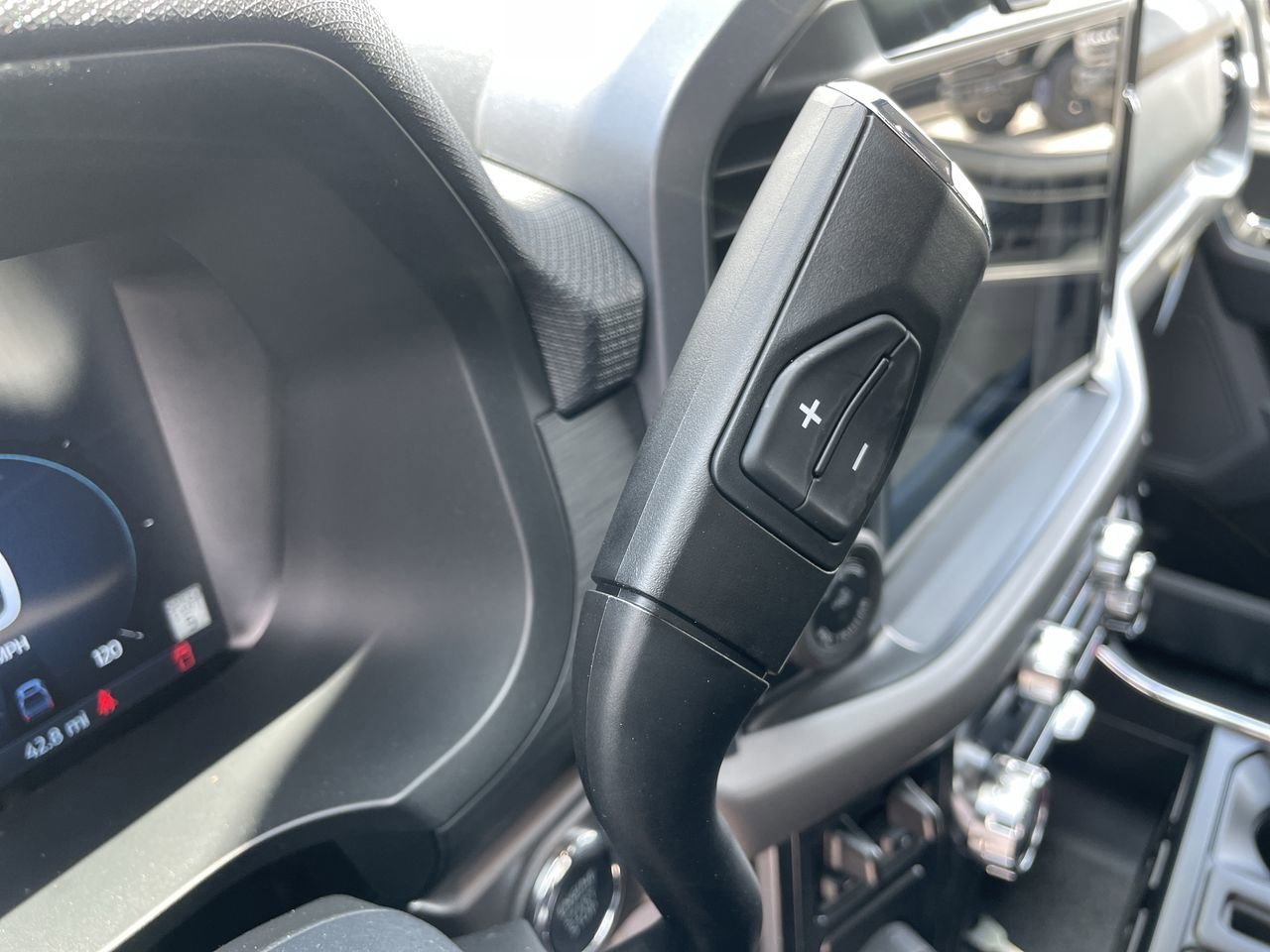 New 2026 Agate Black Metallic Ford XLT image 25