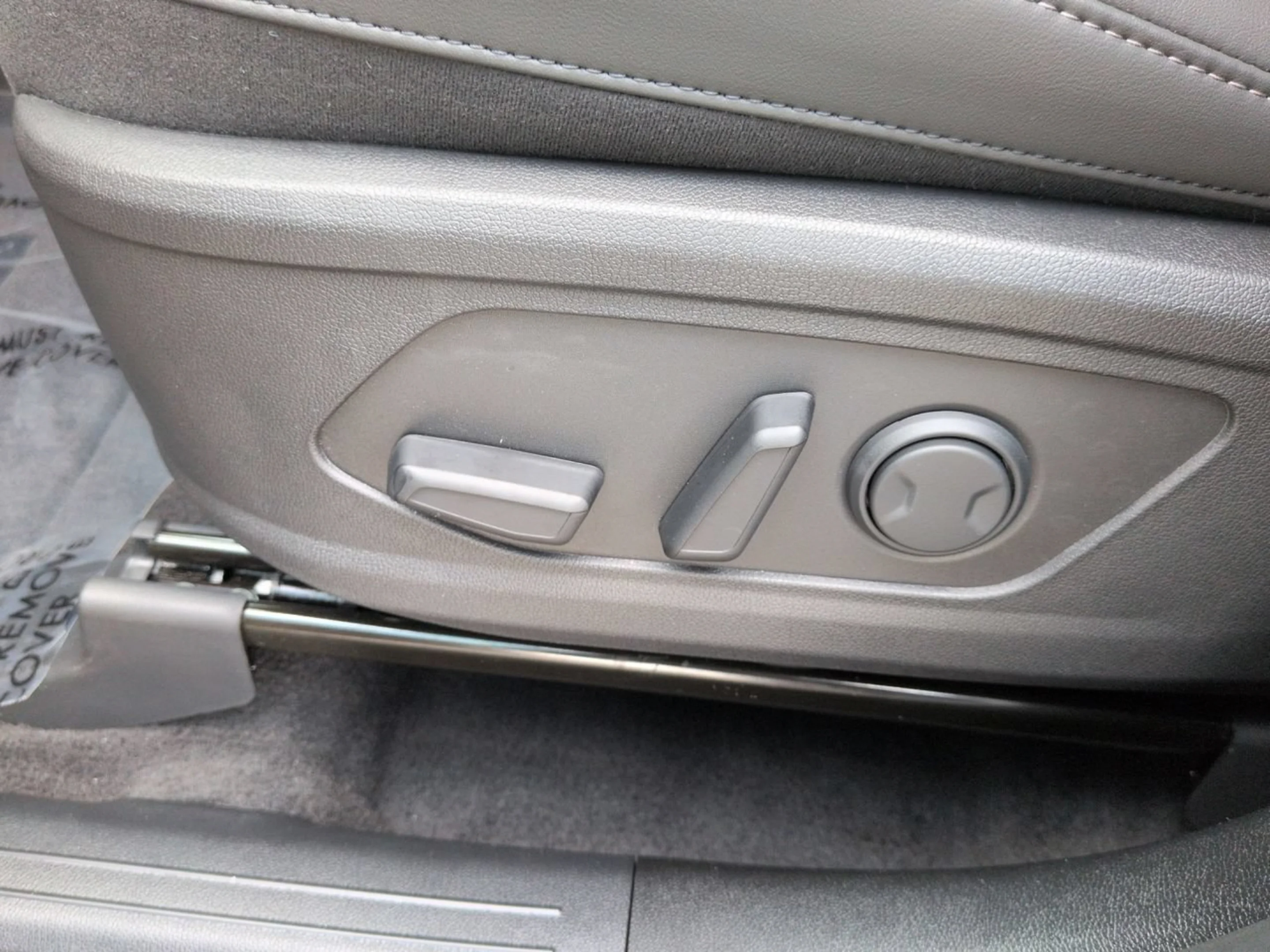 New 2026 Wolf Gray Kia S image 23