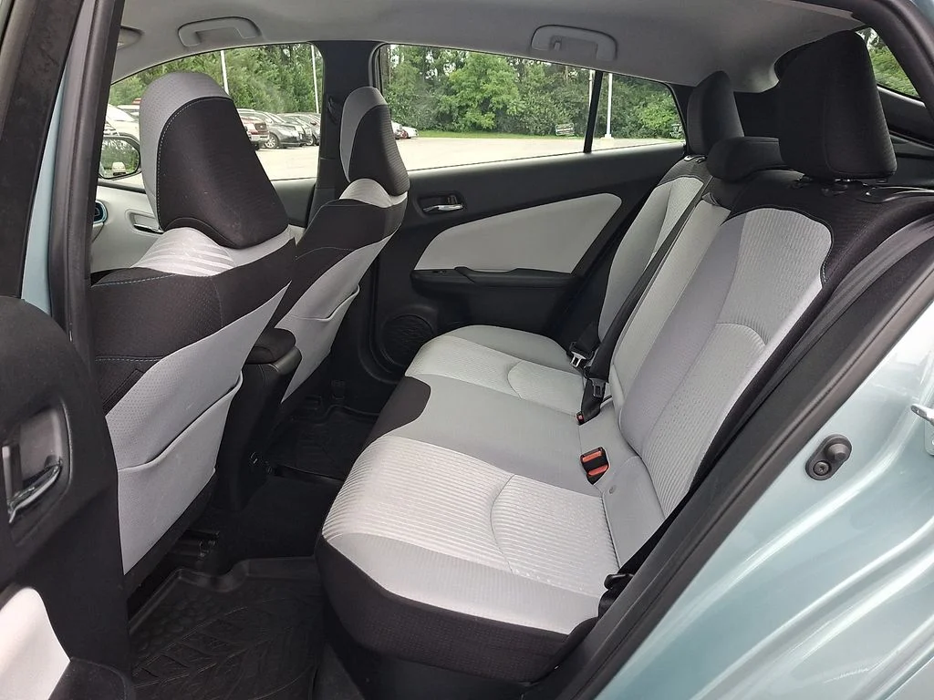 Certified Used 2018 Beige Toyota Three image 10