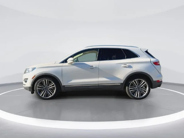 Used 2016 White Lincoln Reserve image 5