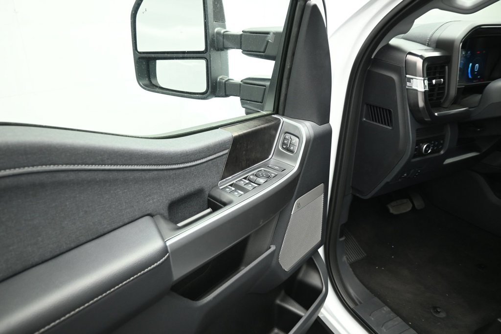 New 2026 Oxford White Ford Lariat image 9