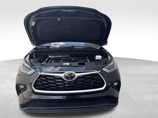 Used 2023 Midnight Black Metallic Toyota XLE image 41