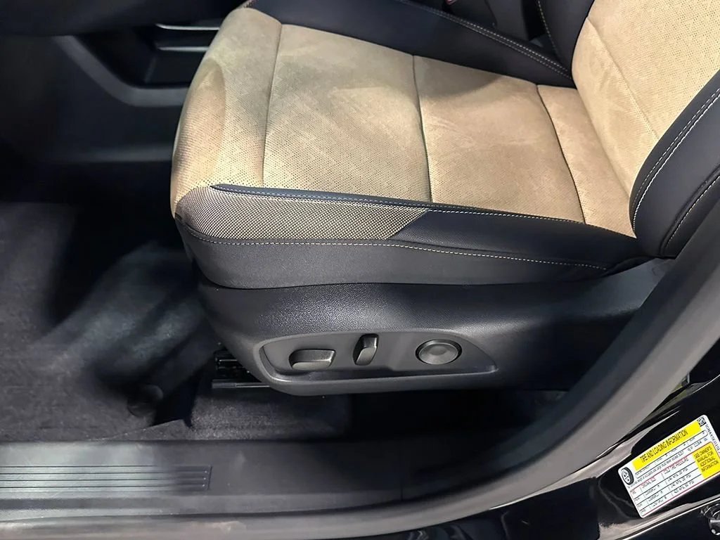 Used 2025 Mosaic Black Metallic Chevrolet ACTIV image 21