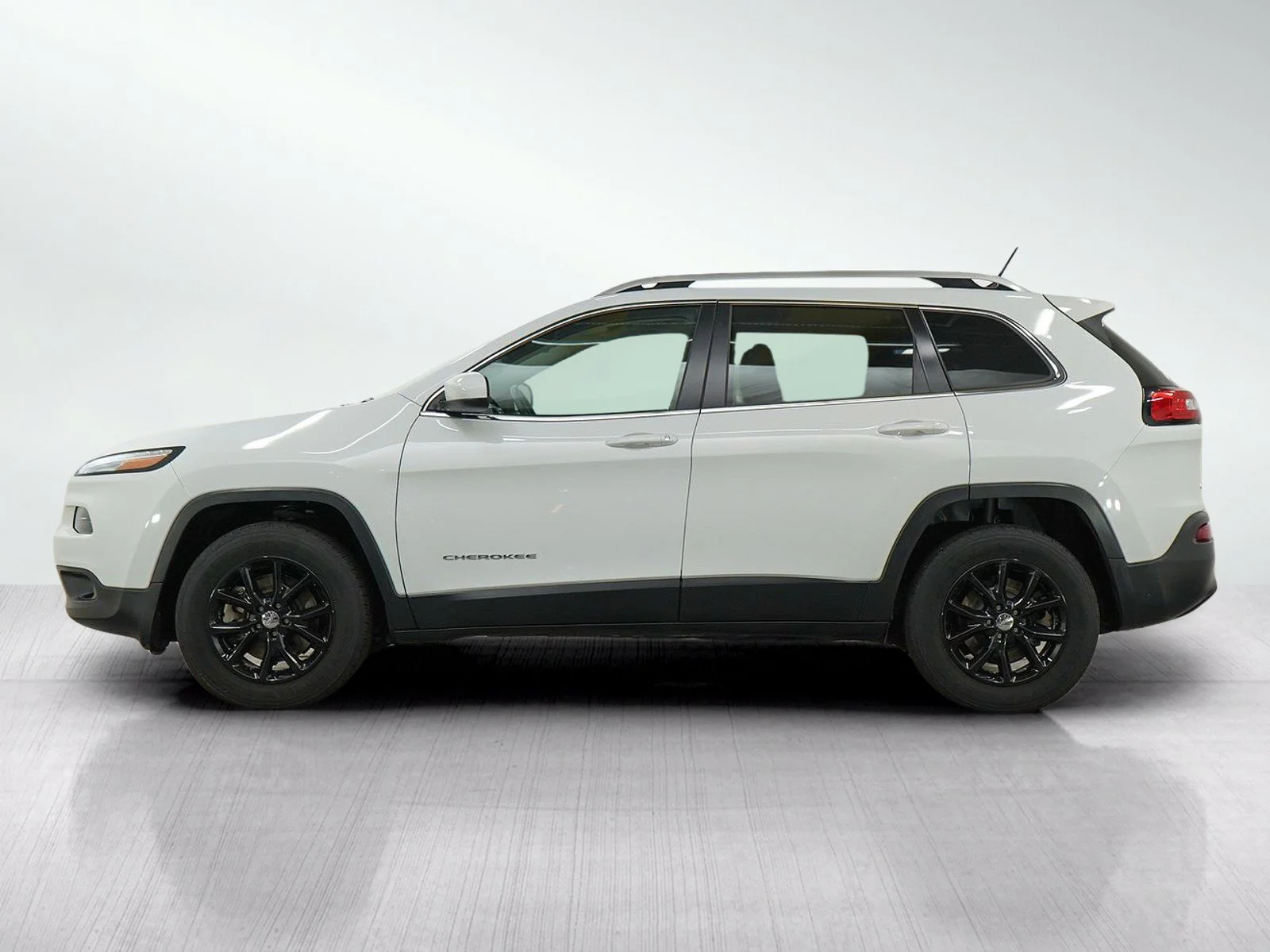 Used 2016 Jeep Cherokee Latitude with VIN 1C4PJMCB7GW304756 for sale in White Bear Lake, Minnesota