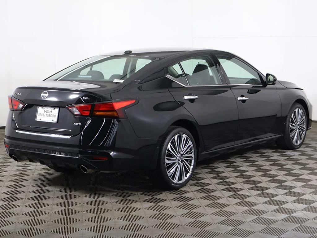 Used 2023 Black Nissan 2.5 SL image 11