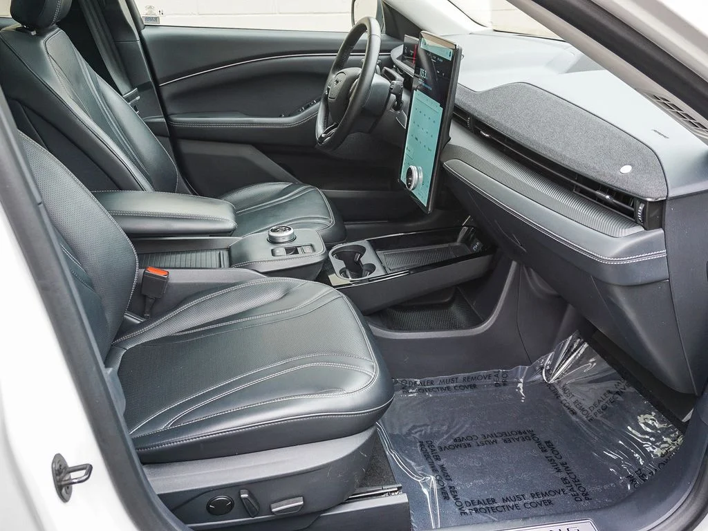 Used 2022 White Ford Premium image 13