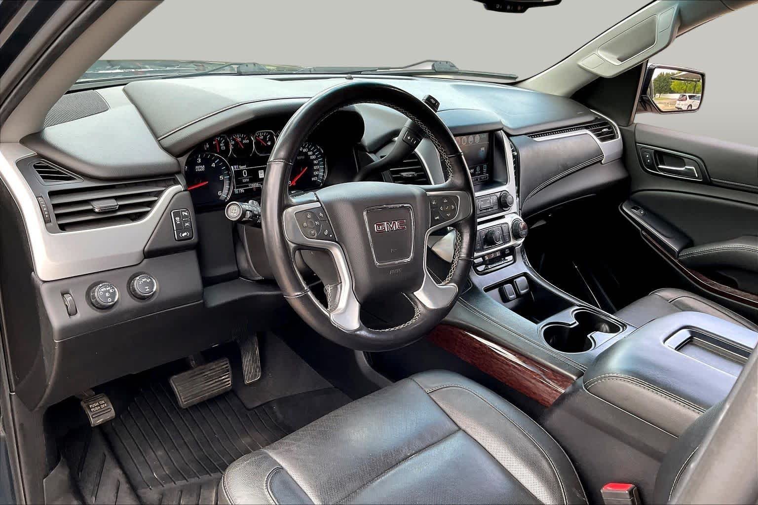 Used 2020 Dark Sky Metallic GMC SLT image 16