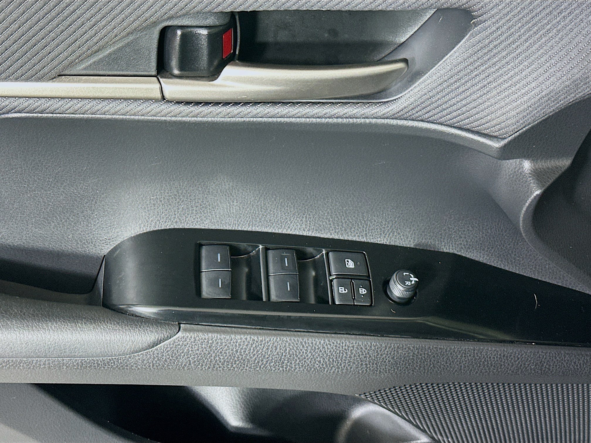 Certified Used 2025 Heavy Metal Toyota SE image 14
