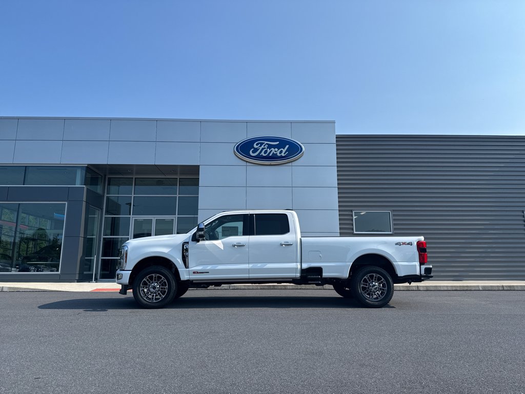 2025 Ford F-350 Super Duty Platinum - Photo 11