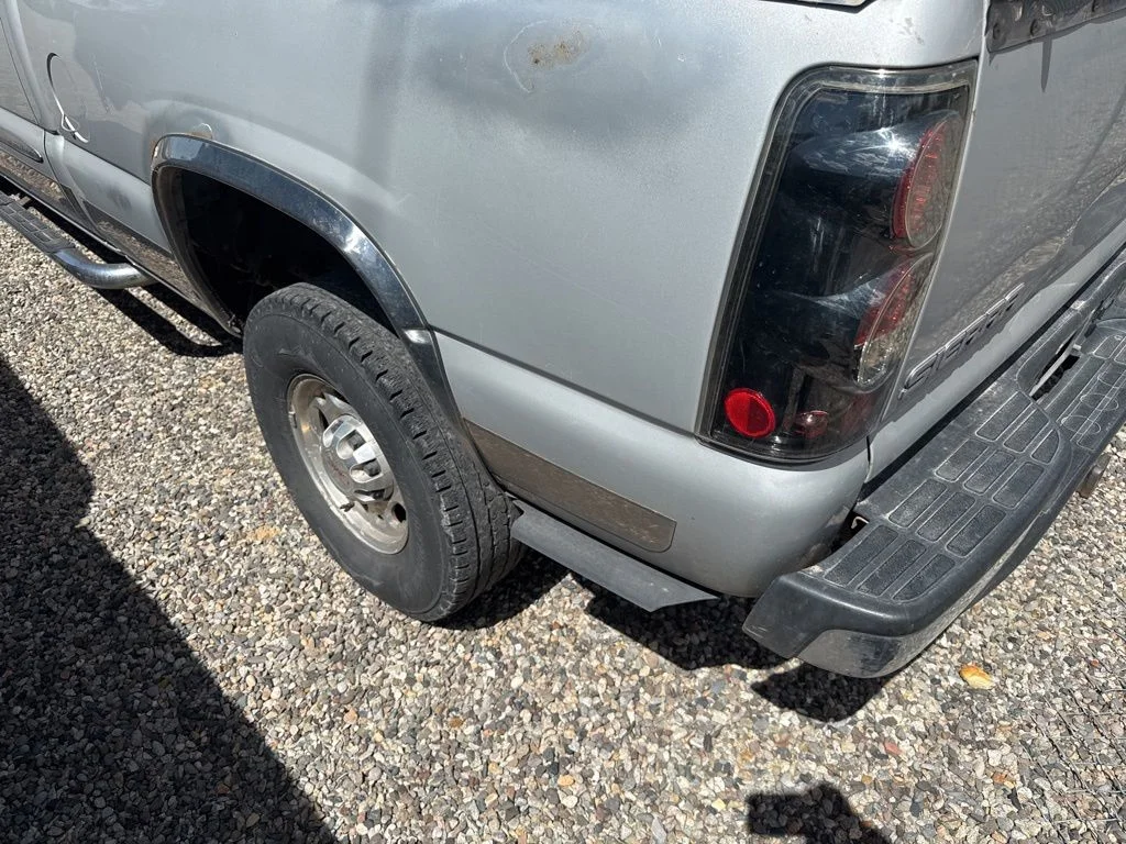 Used 2005 Special Paint GMC SLT image 21