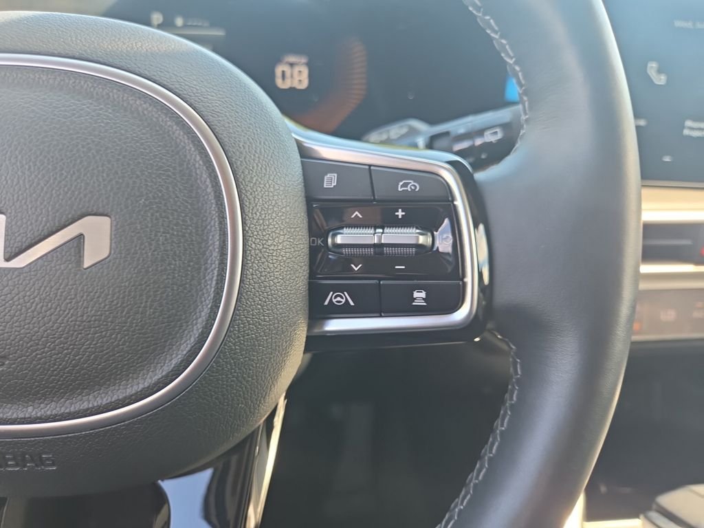 Used 2025 White Kia X-Line EX image 24
