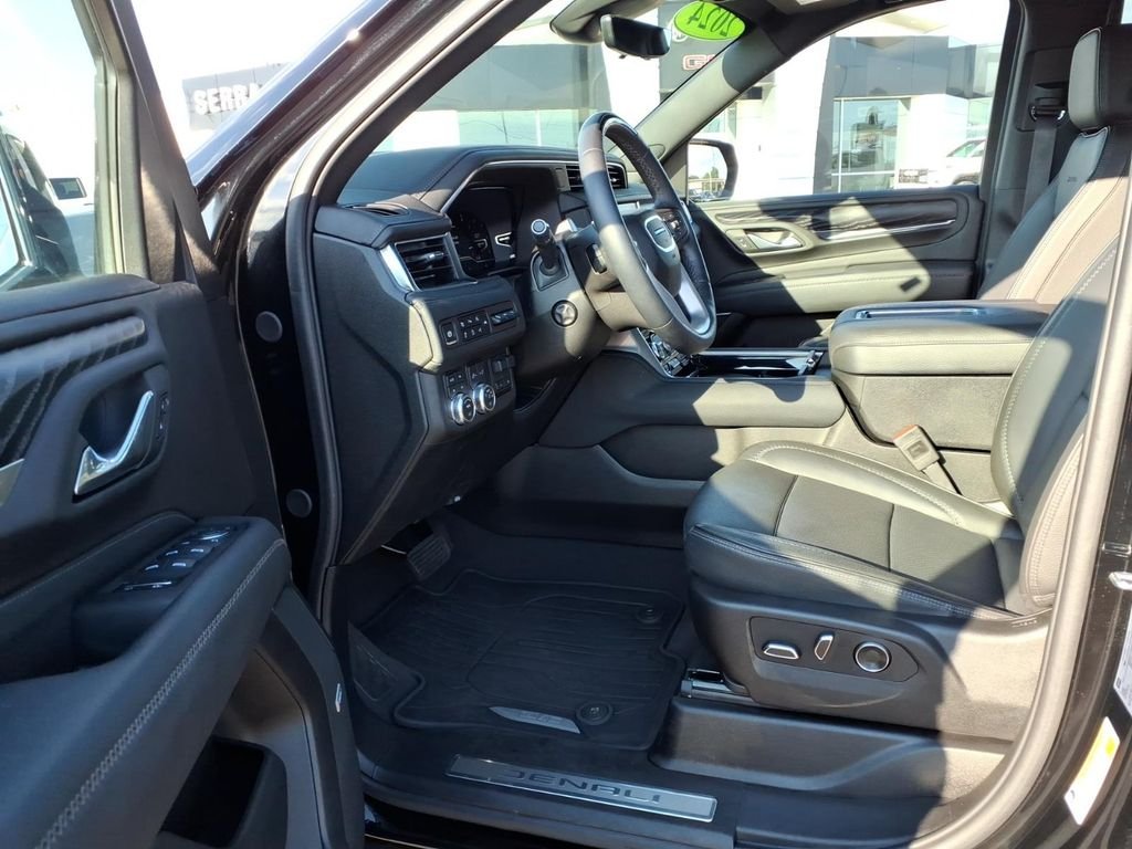 Used 2024 Onyx Black GMC Denali image 22