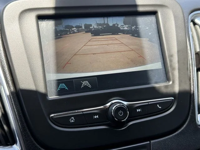 Used 2018 White Chevrolet LT image 17