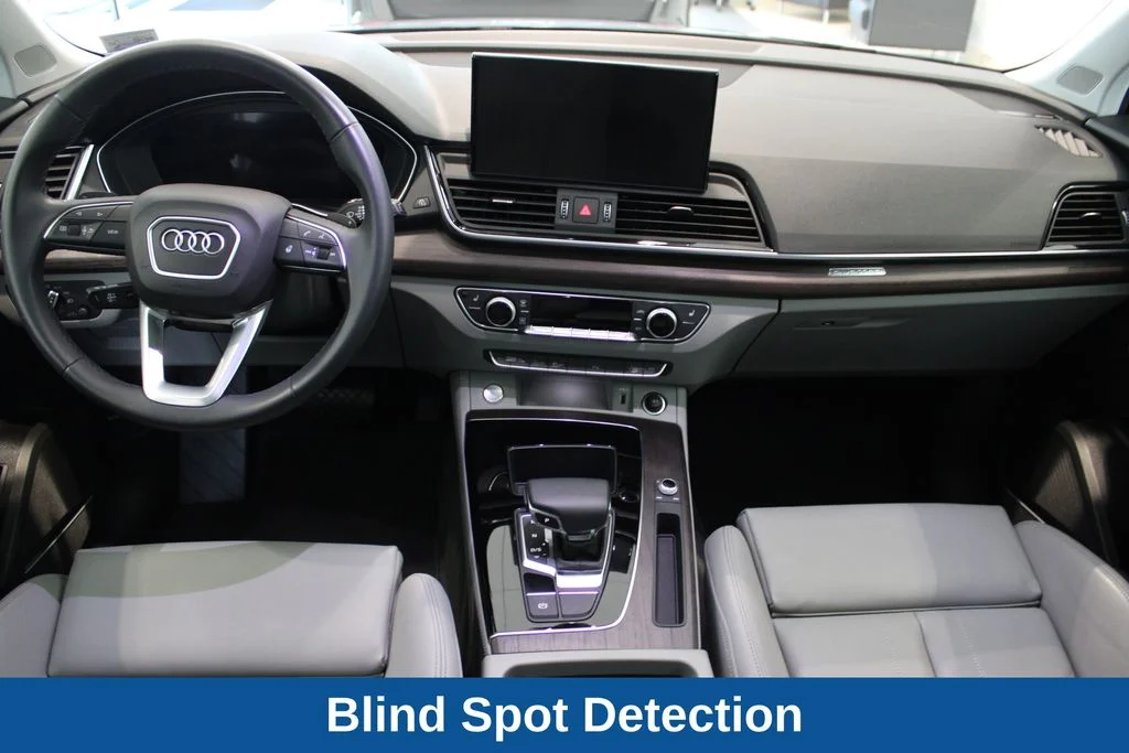 Used 2024 Silver Metallic Audi 45 S line Premium image 8